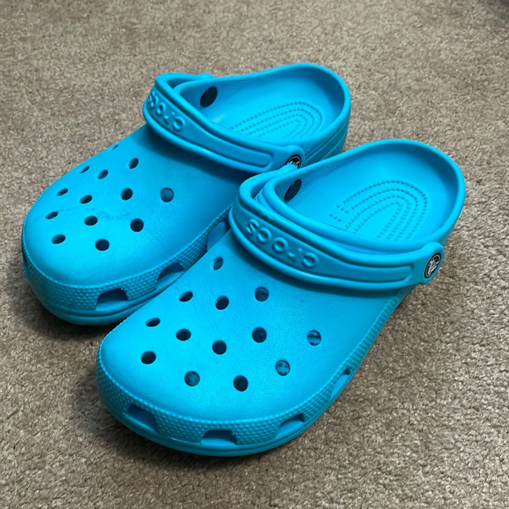 Womens bright blue crocs